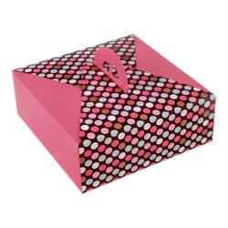 Pasta Kutusu Kare Saplı 3 No (28x28x11 cm) - Bens